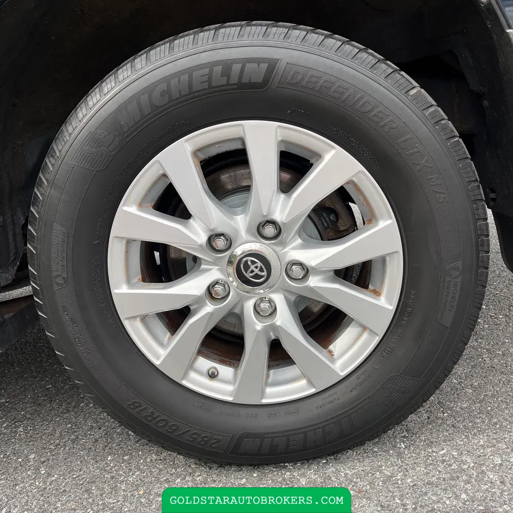 2016 Toyota Land Cruiser Base