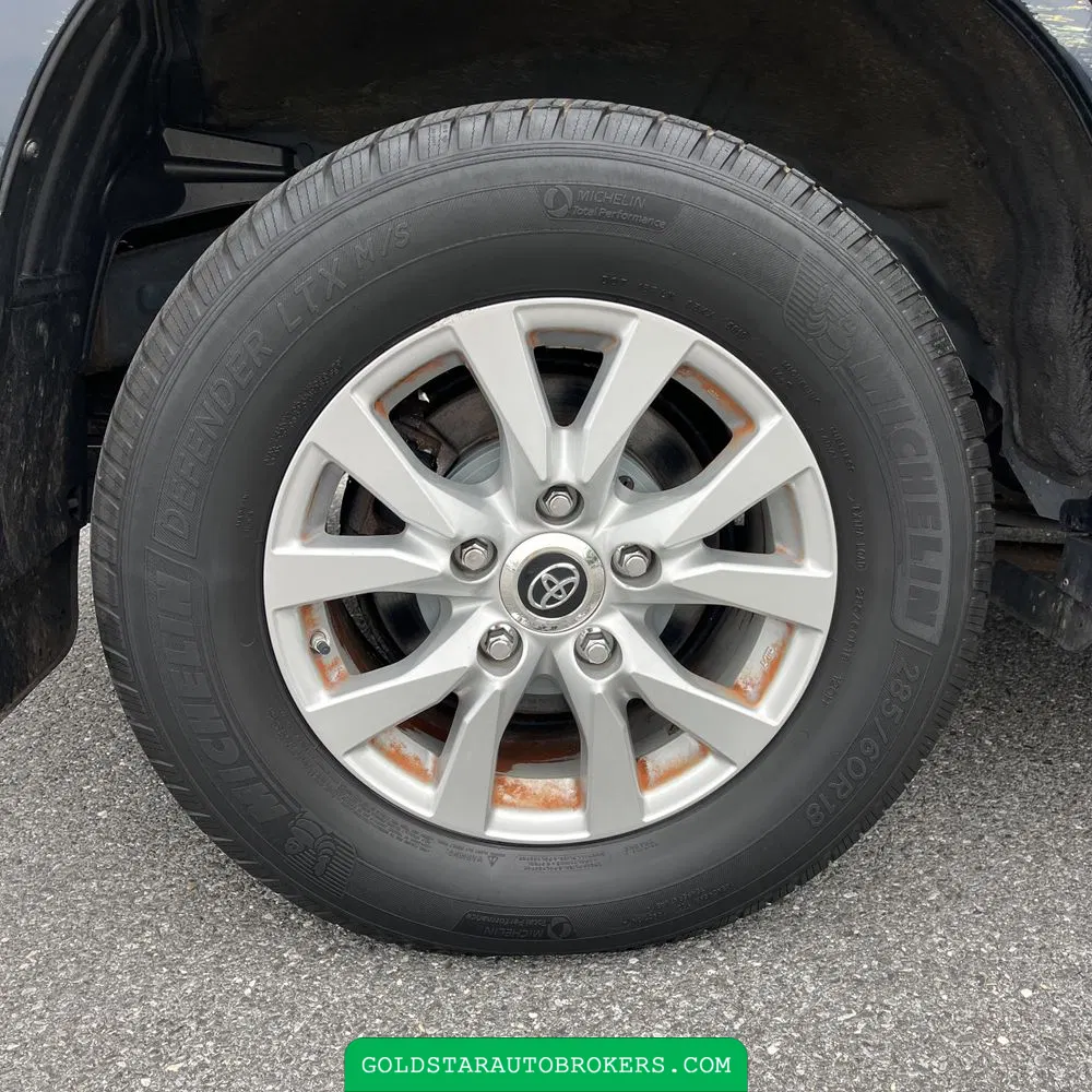2016 Toyota Land Cruiser Base