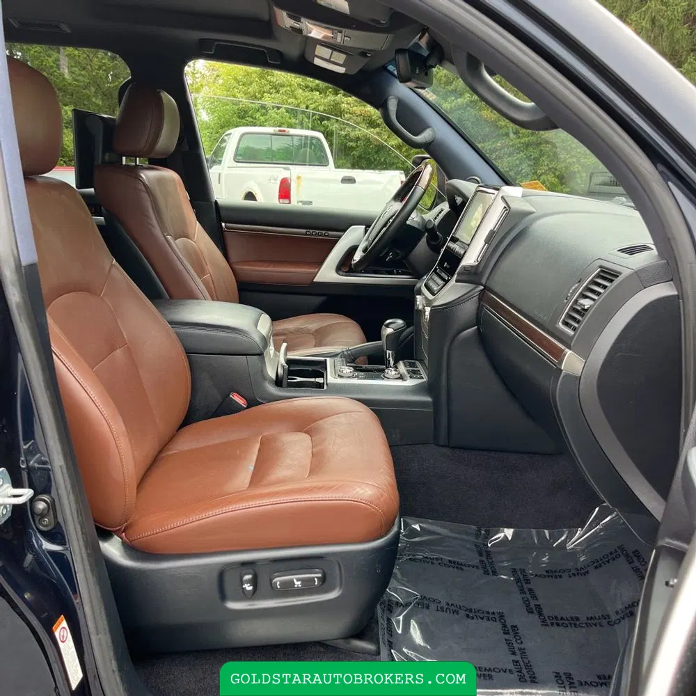 2016 Toyota Land Cruiser Base