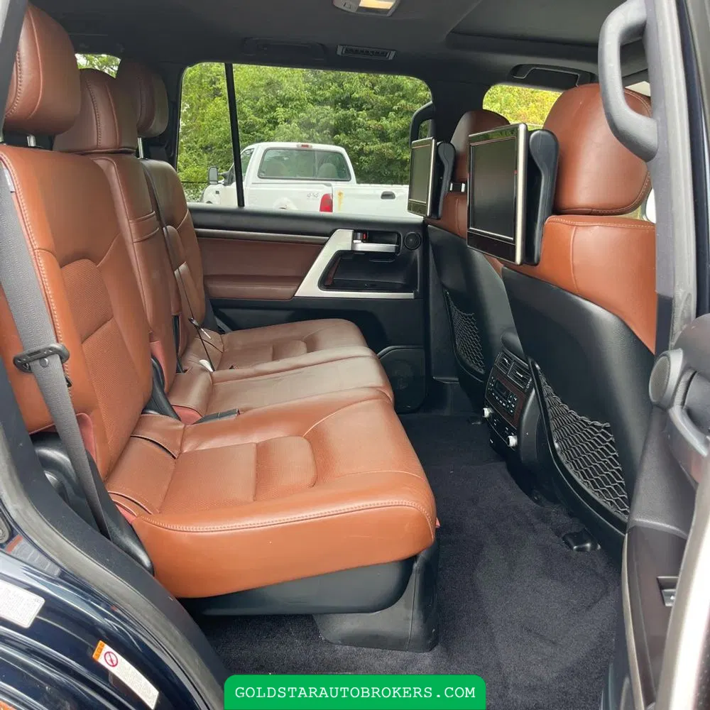 2016 Toyota Land Cruiser Base