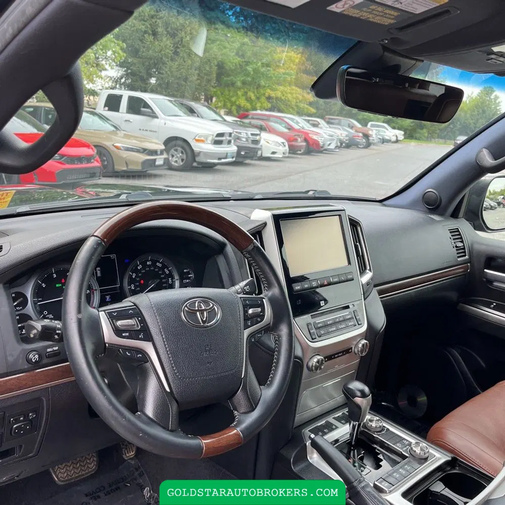 2016 Toyota Land Cruiser Base