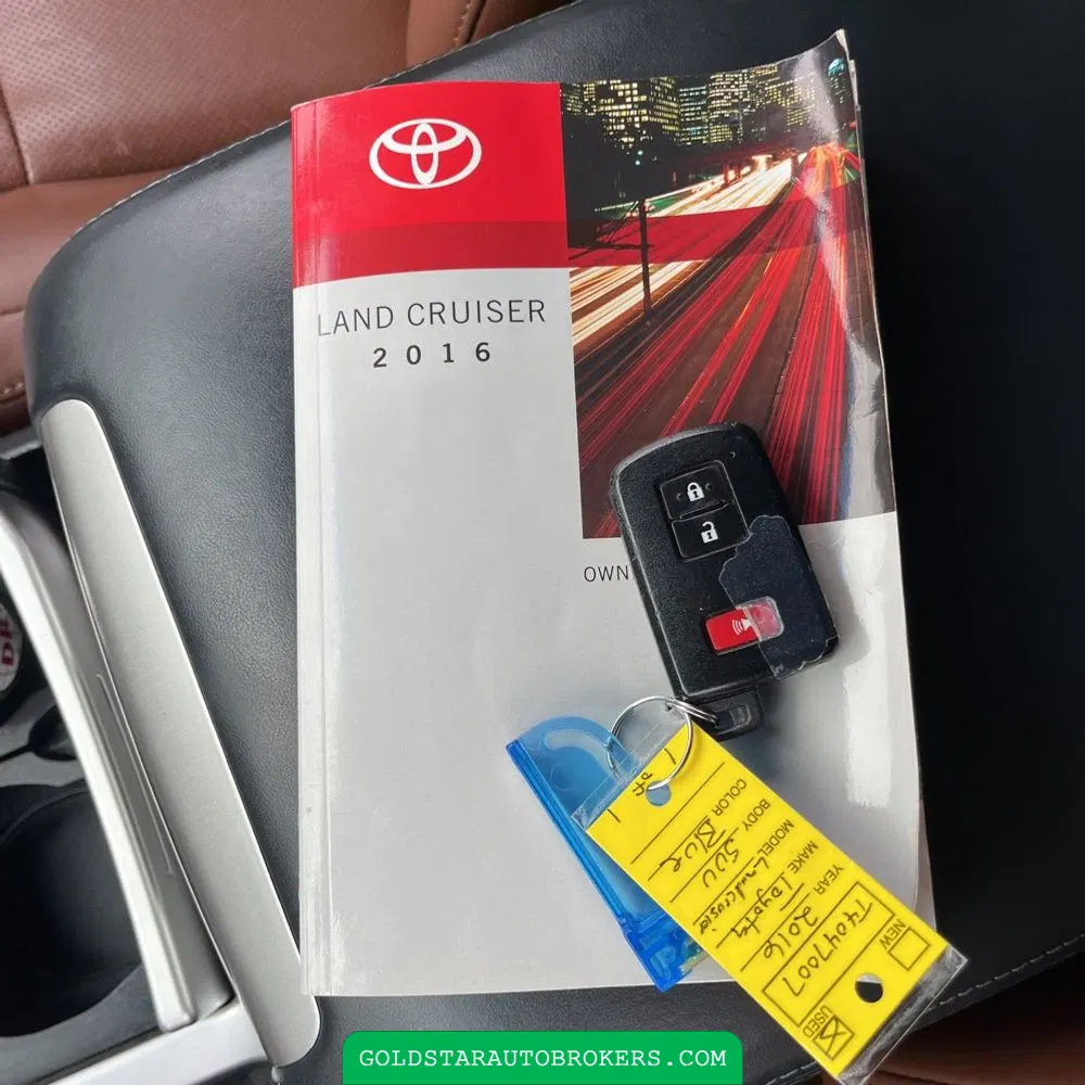 2016 Toyota Land Cruiser Base