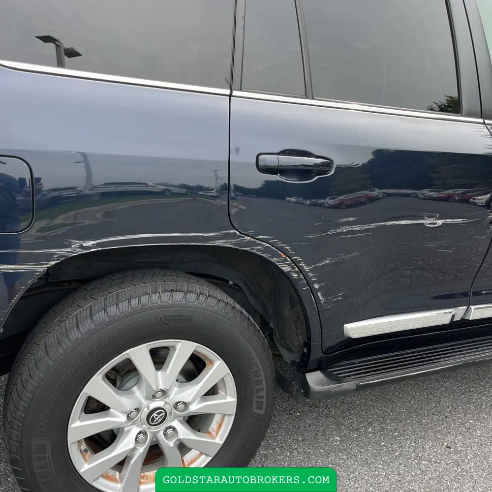 2016 Toyota Land Cruiser Base