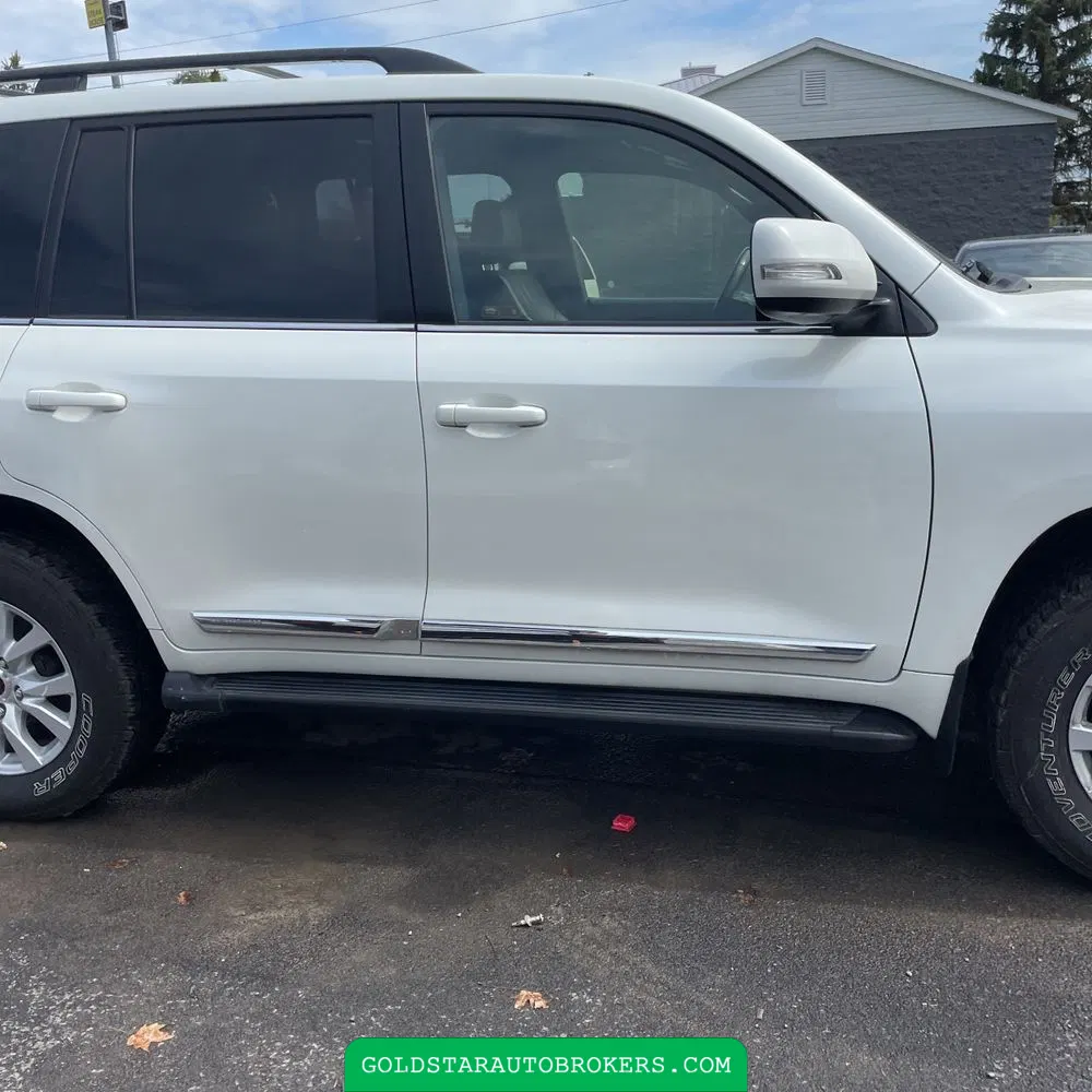 2017 Toyota Land Cruiser Base