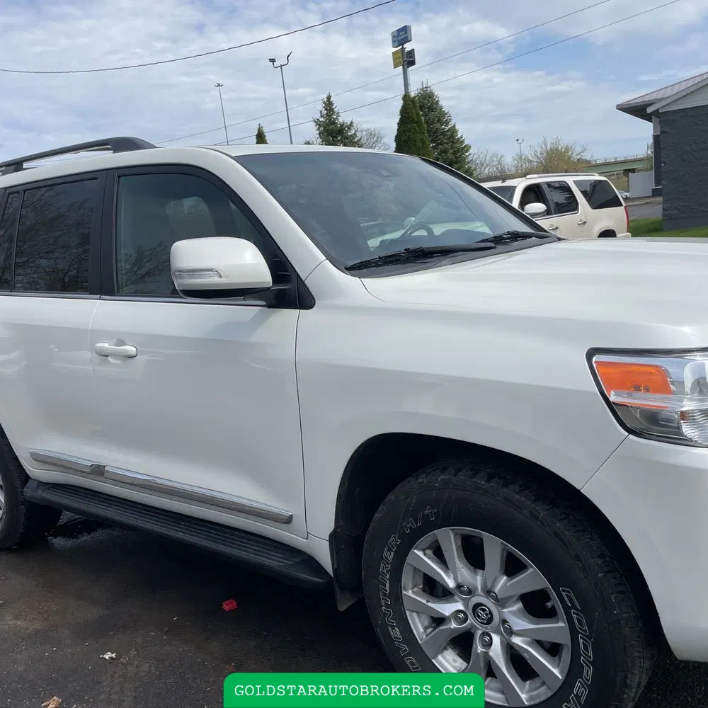 2017 Toyota Land Cruiser Base