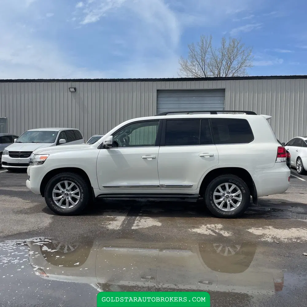 2017 Toyota Land Cruiser Base