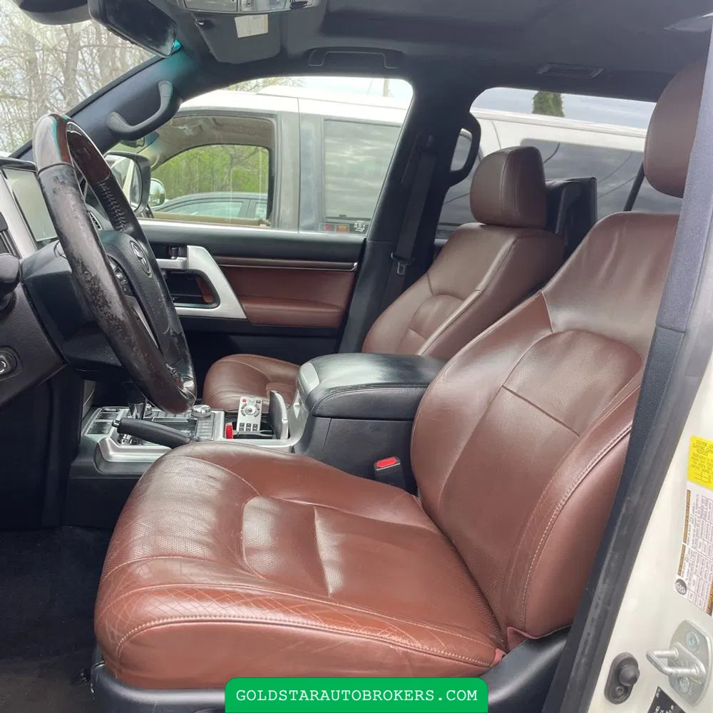 2017 Toyota Land Cruiser Base
