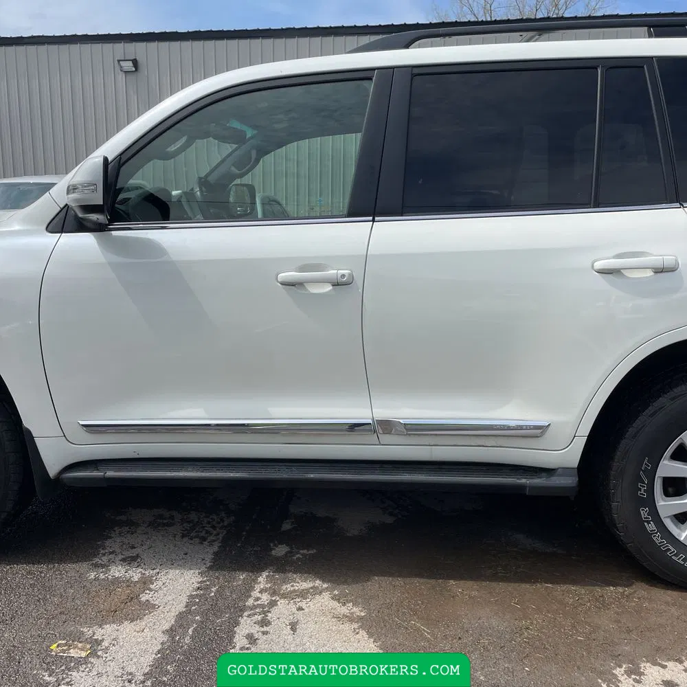 2017 Toyota Land Cruiser Base