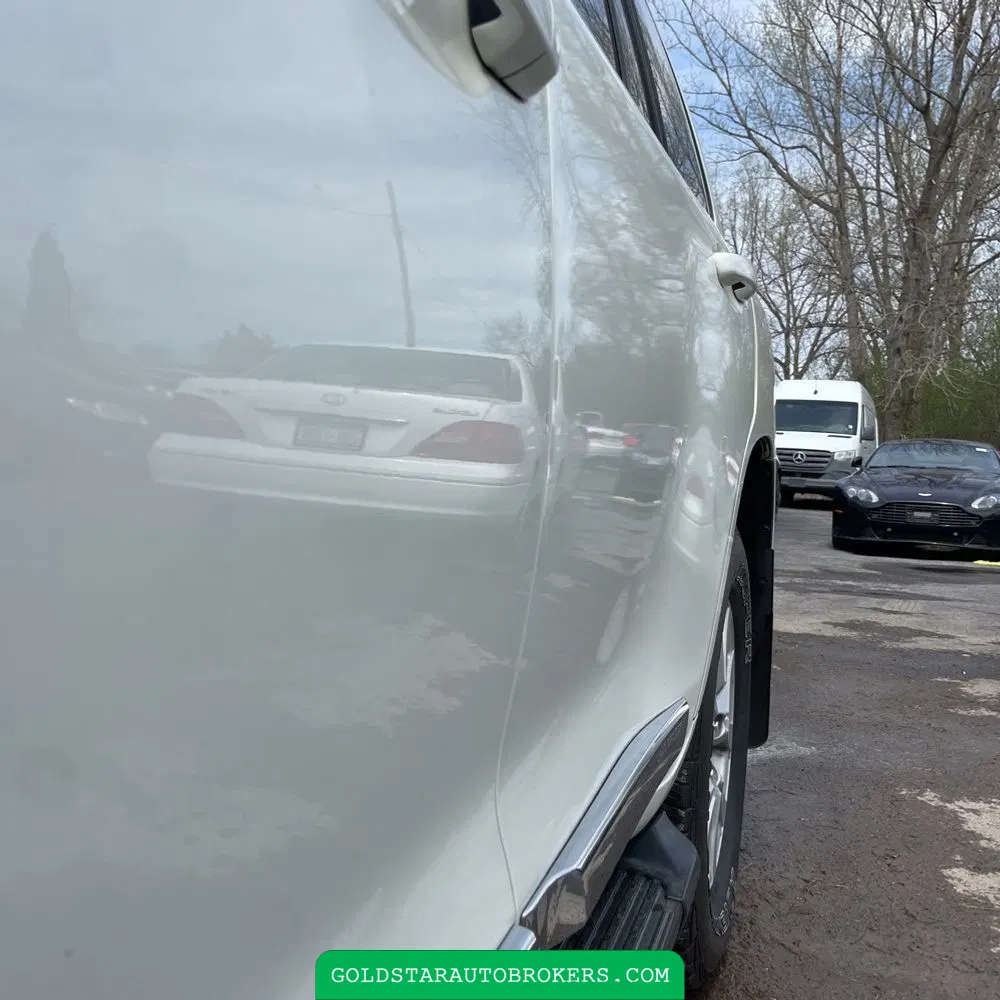 2017 Toyota Land Cruiser Base