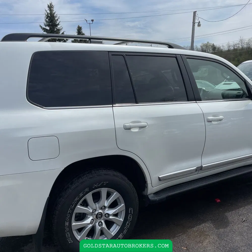 2017 Toyota Land Cruiser Base