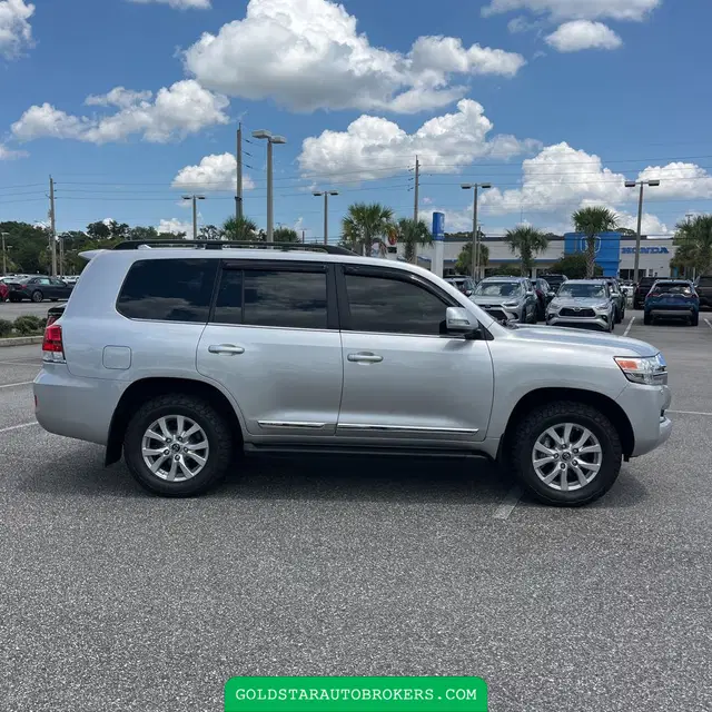 2020 Toyota Land Cruiser Base
