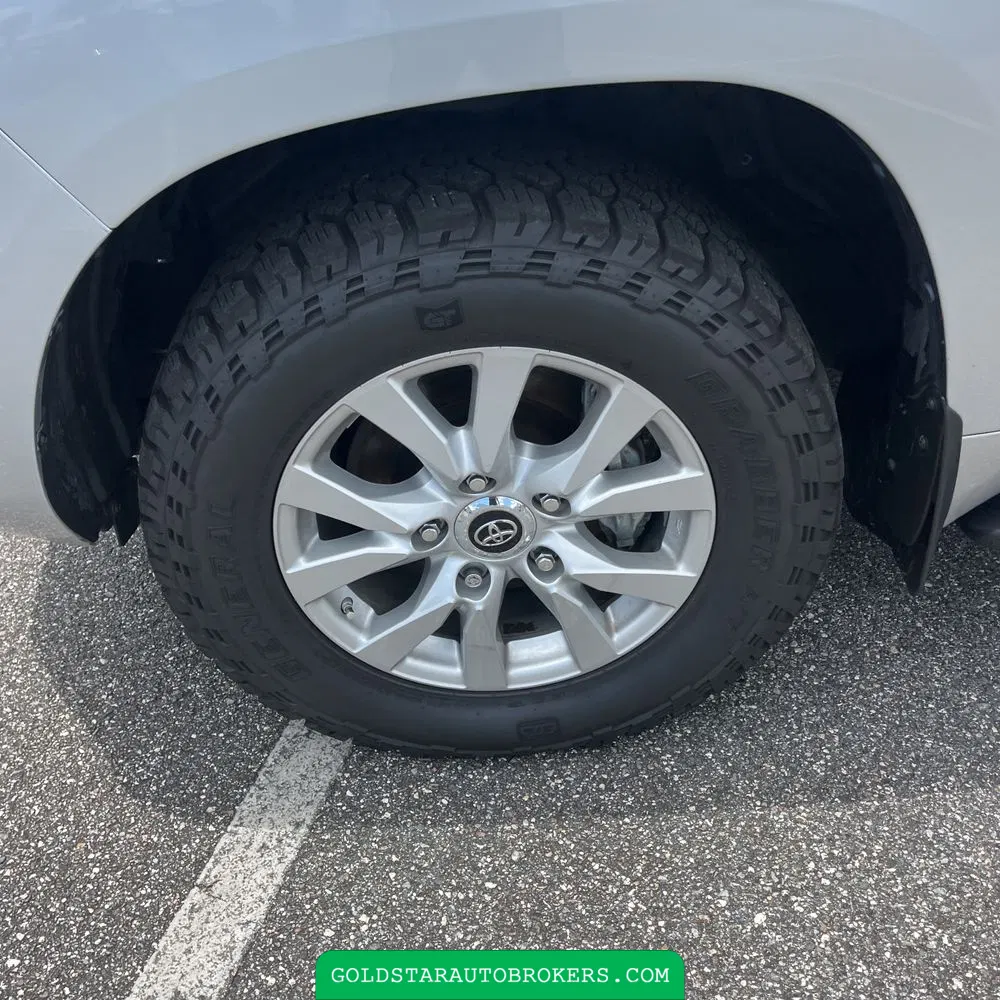 2020 Toyota Land Cruiser Base