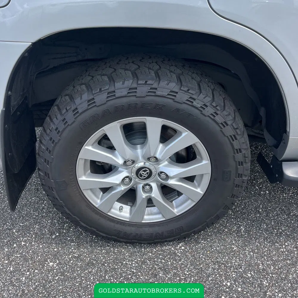 2020 Toyota Land Cruiser Base