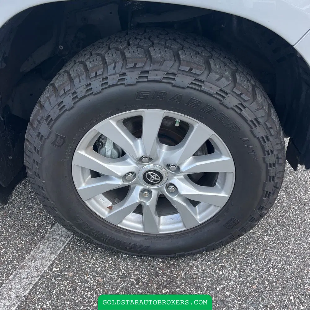 2020 Toyota Land Cruiser Base