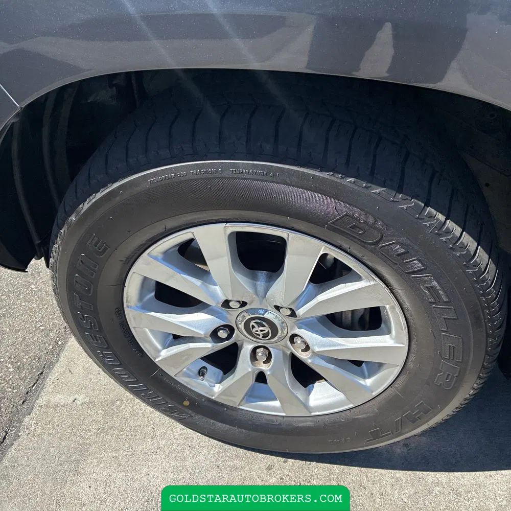 2018 Toyota Land Cruiser Base