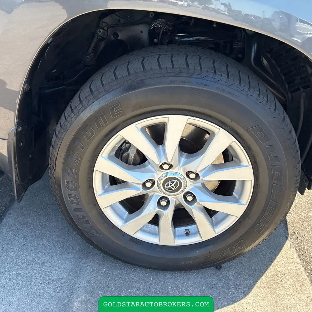 2018 Toyota Land Cruiser Base
