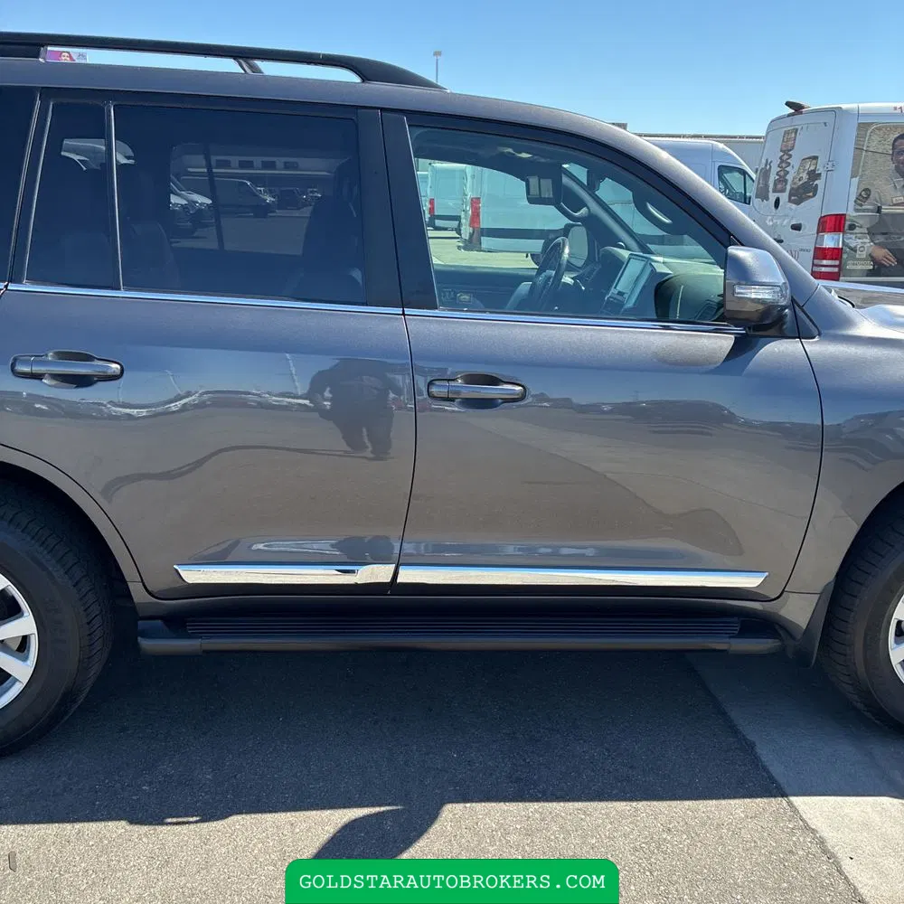 2018 Toyota Land Cruiser Base