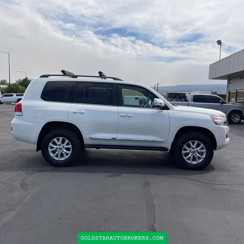 2019 Toyota Land Cruiser Base