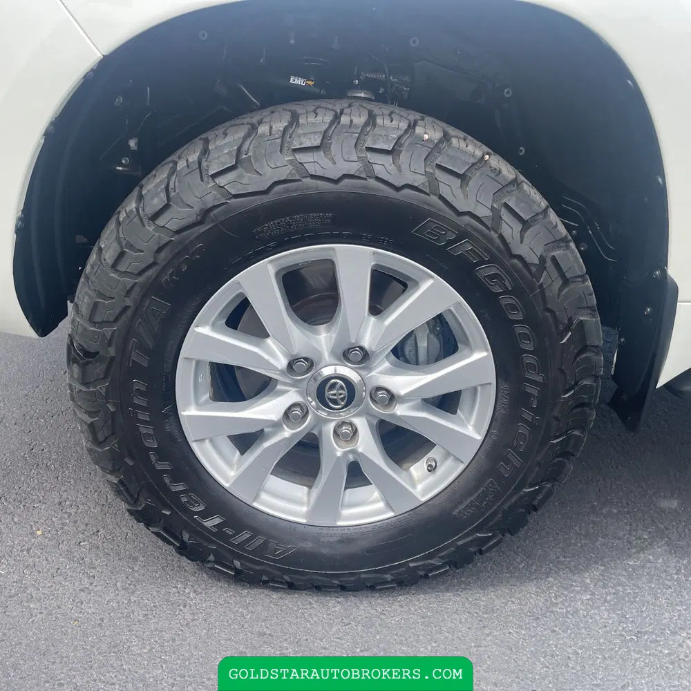 2019 Toyota Land Cruiser Base