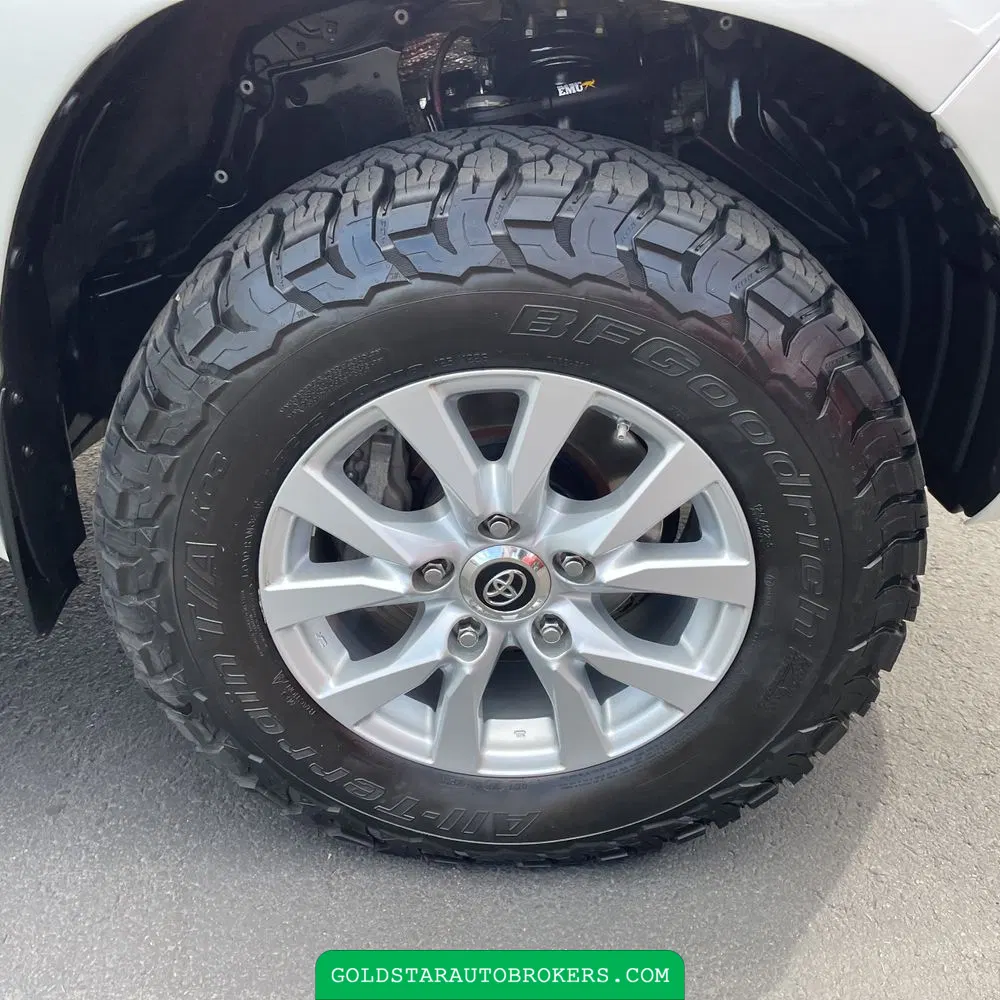2019 Toyota Land Cruiser Base