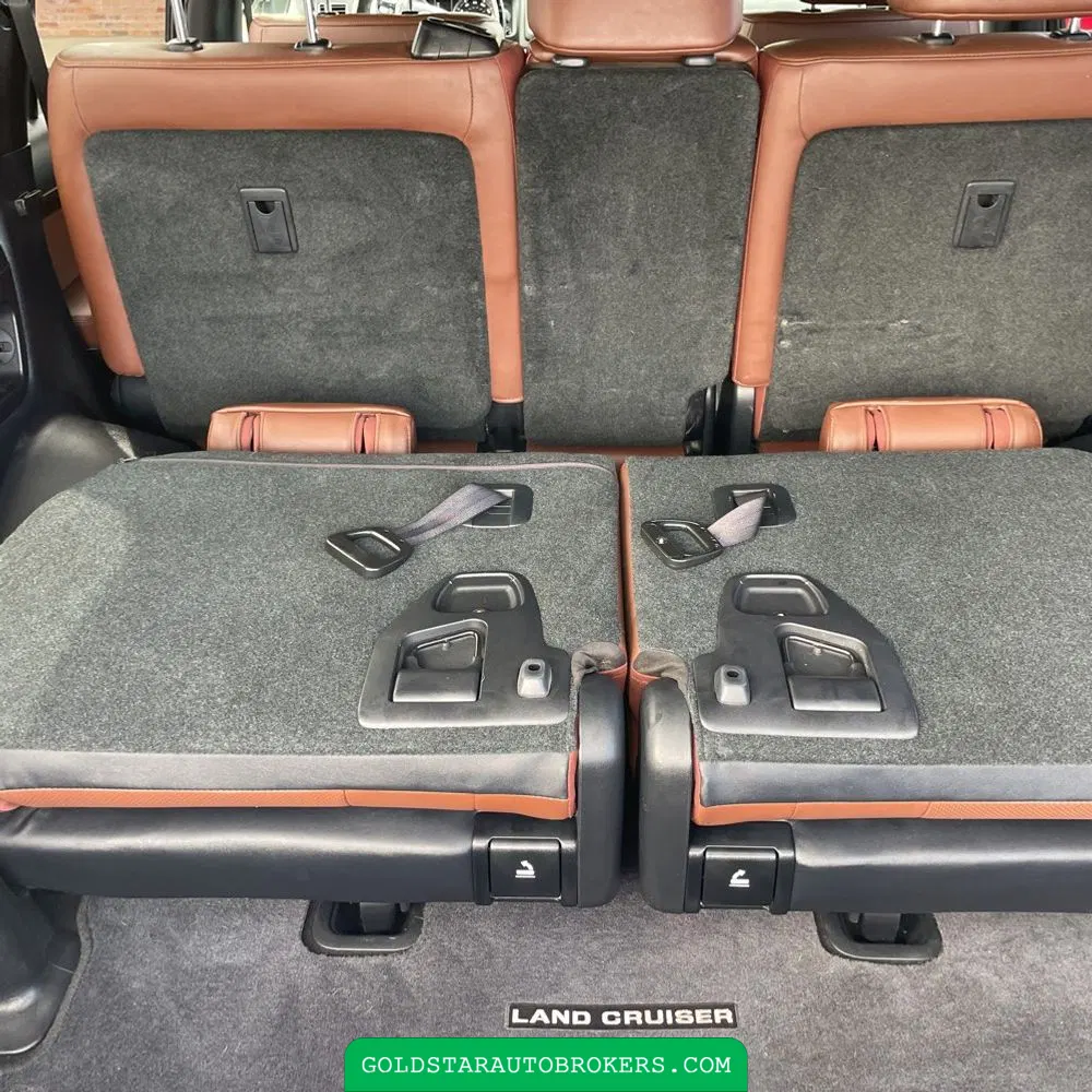 2019 Toyota Land Cruiser Base