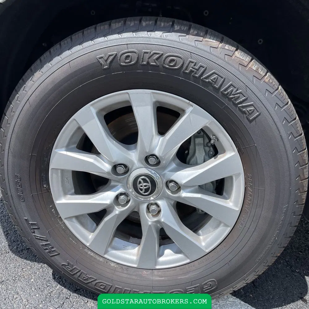 2020 Toyota Land Cruiser Base