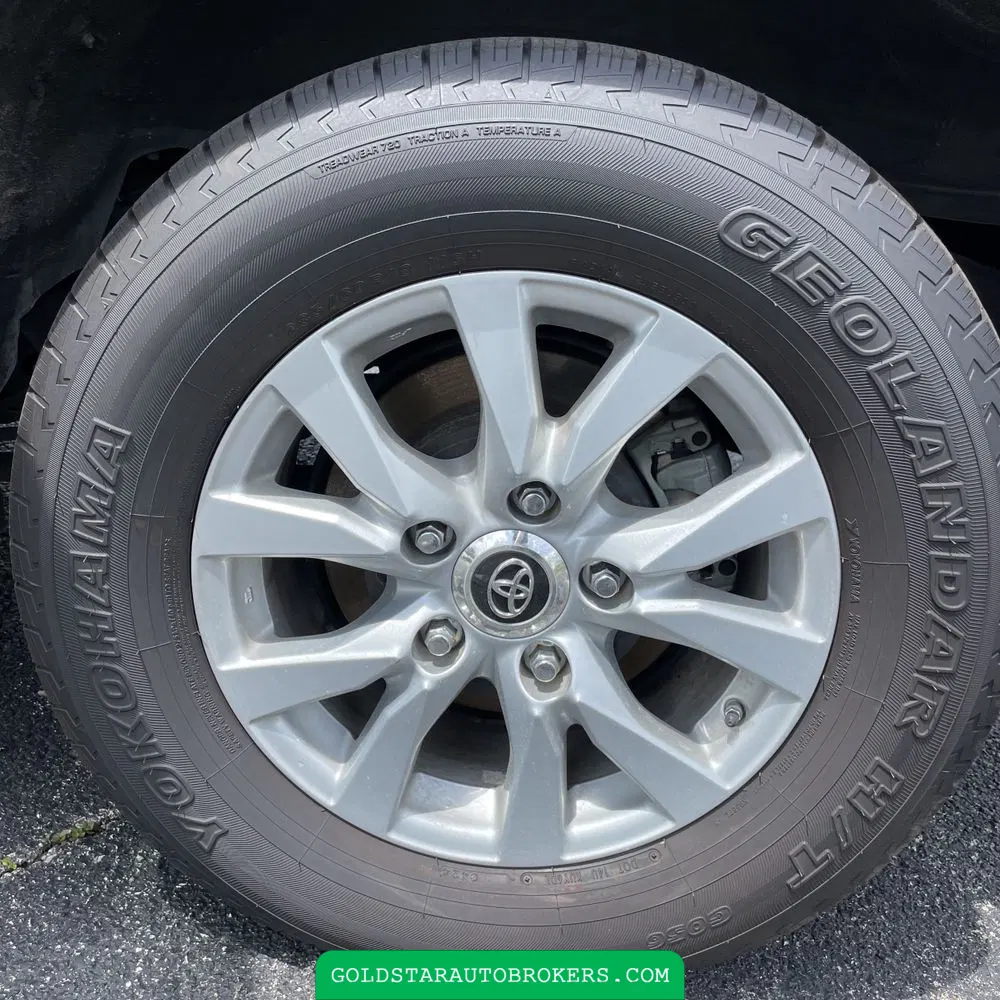 2020 Toyota Land Cruiser Base