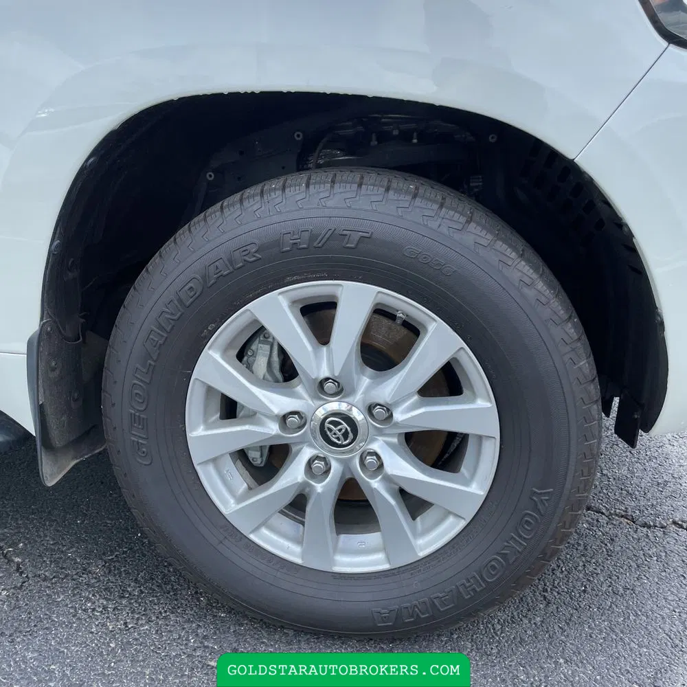 2020 Toyota Land Cruiser Base