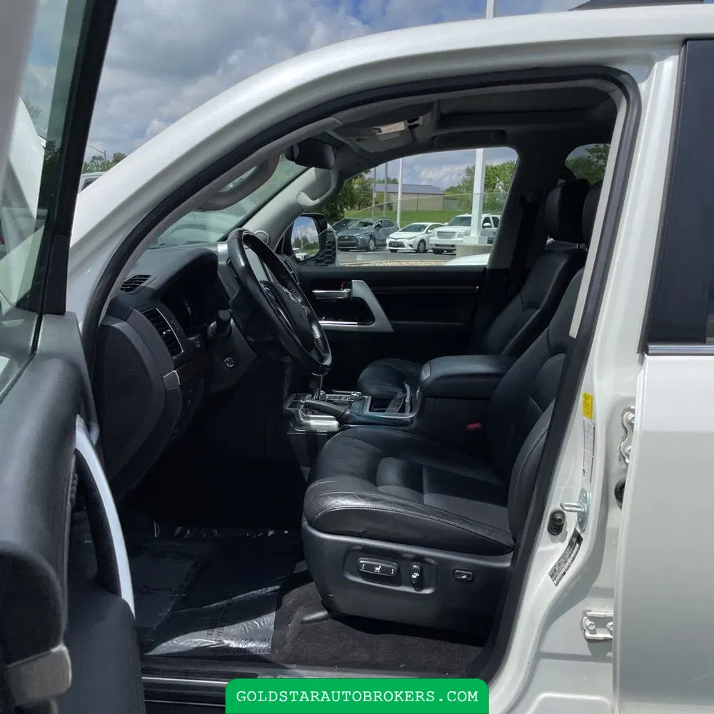 2020 Toyota Land Cruiser Base