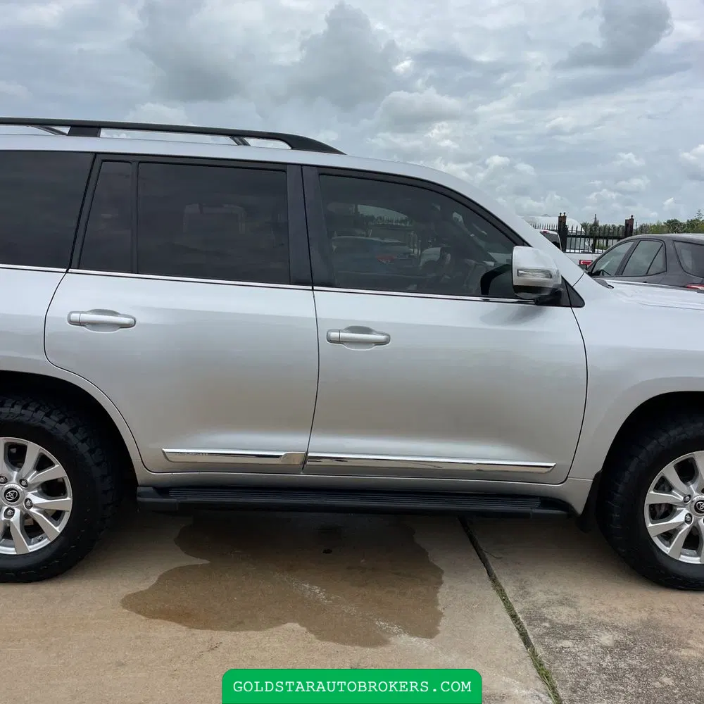 2018 Toyota Land Cruiser Base
