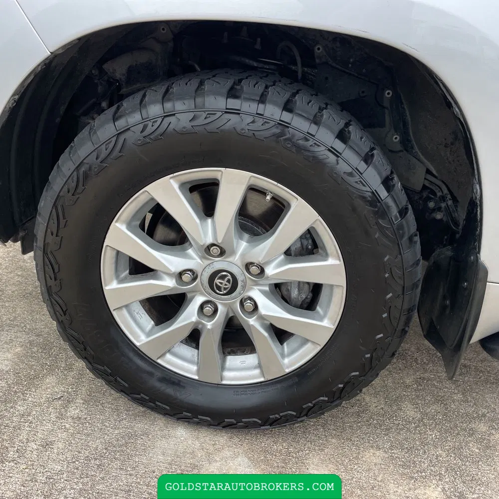 2018 Toyota Land Cruiser Base