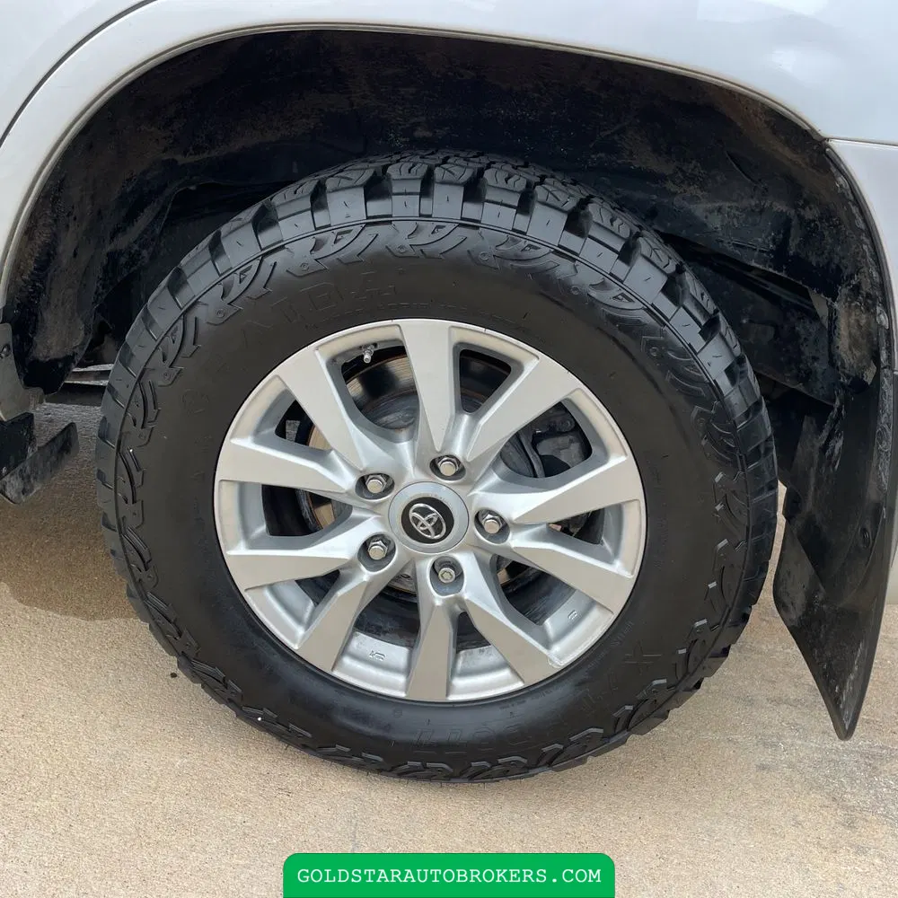 2018 Toyota Land Cruiser Base