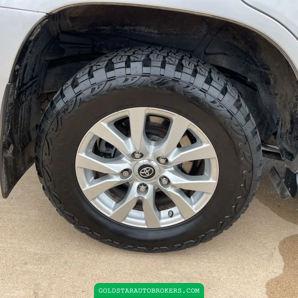 2018 Toyota Land Cruiser Base