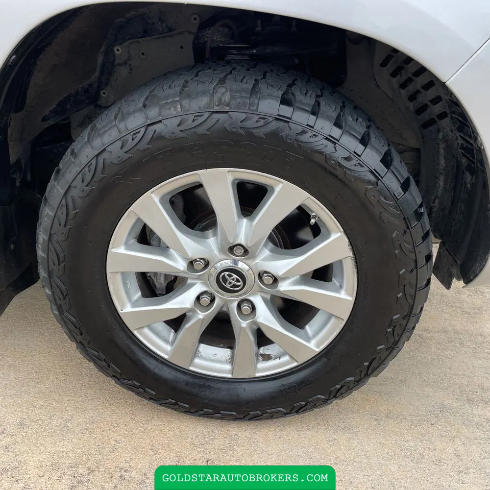 2018 Toyota Land Cruiser Base