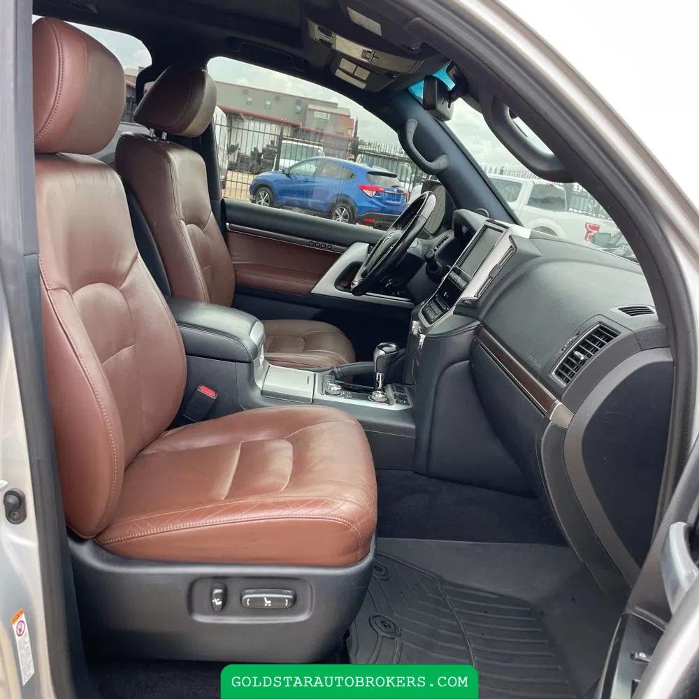 2018 Toyota Land Cruiser Base