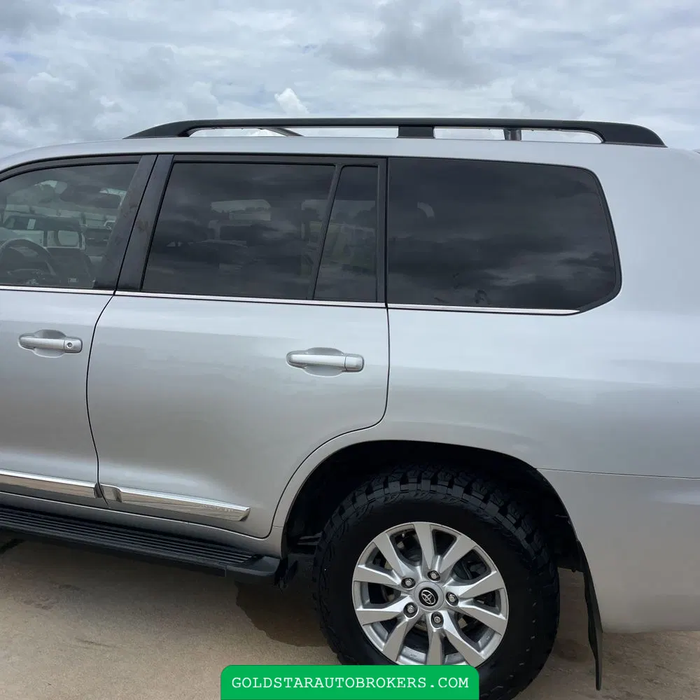 2018 Toyota Land Cruiser Base