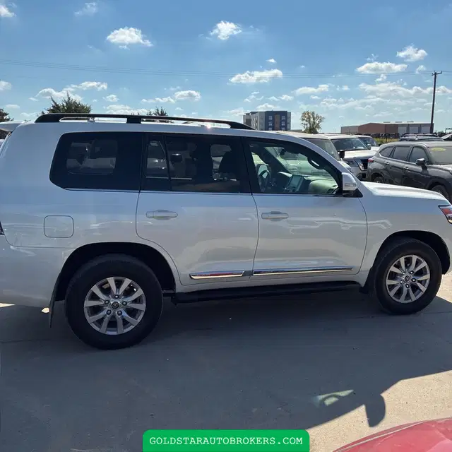 2020 Toyota Land Cruiser Base