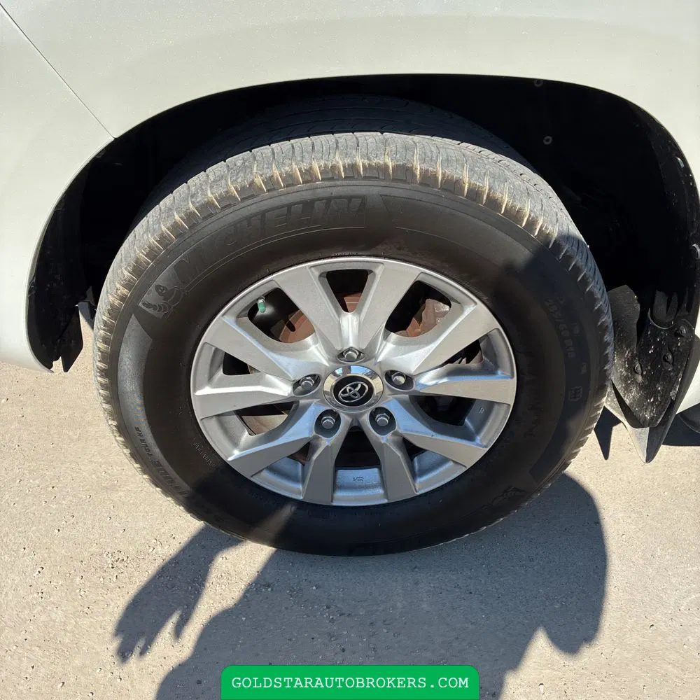2020 Toyota Land Cruiser Base