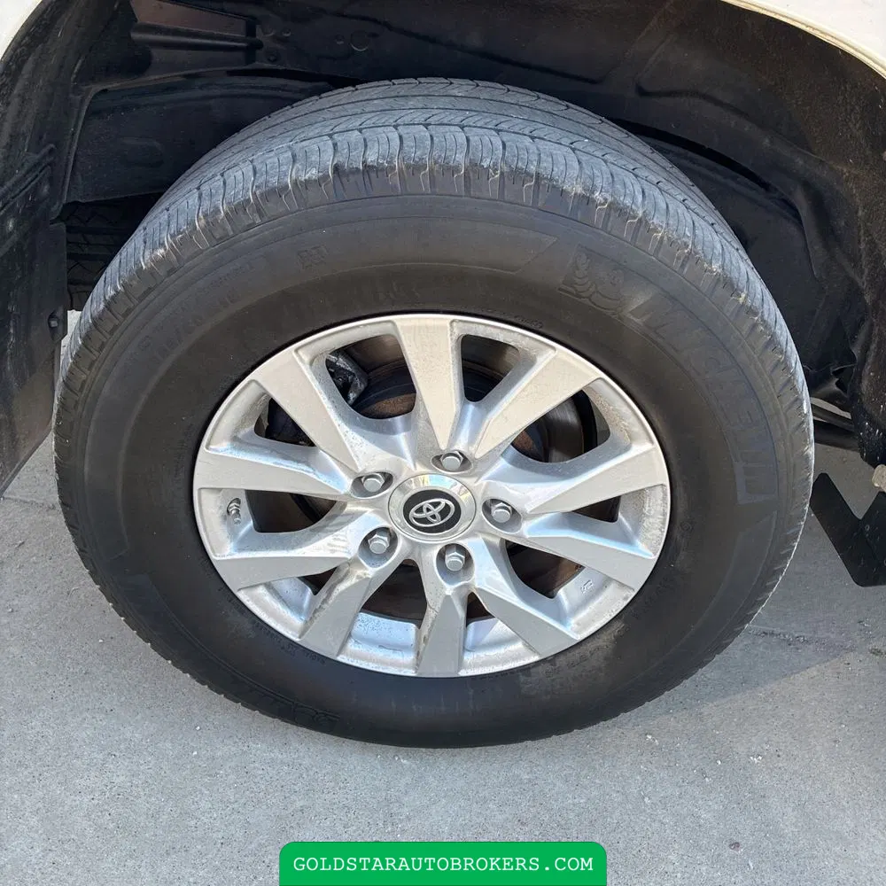 2020 Toyota Land Cruiser Base