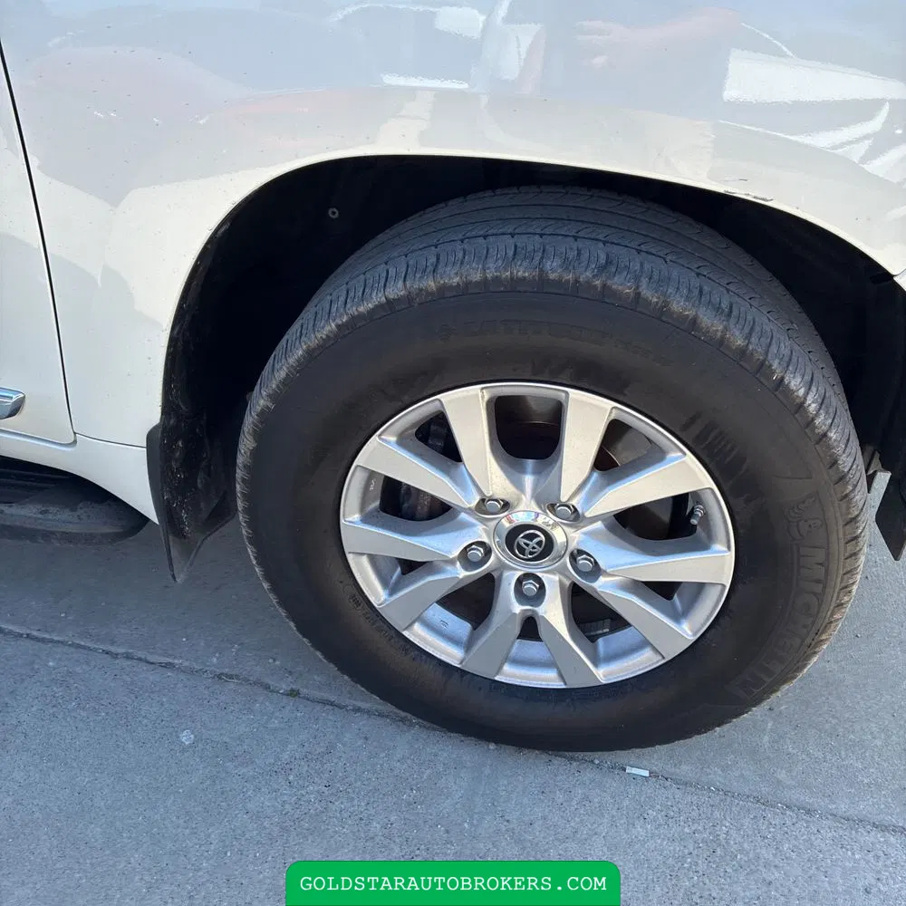 2020 Toyota Land Cruiser Base