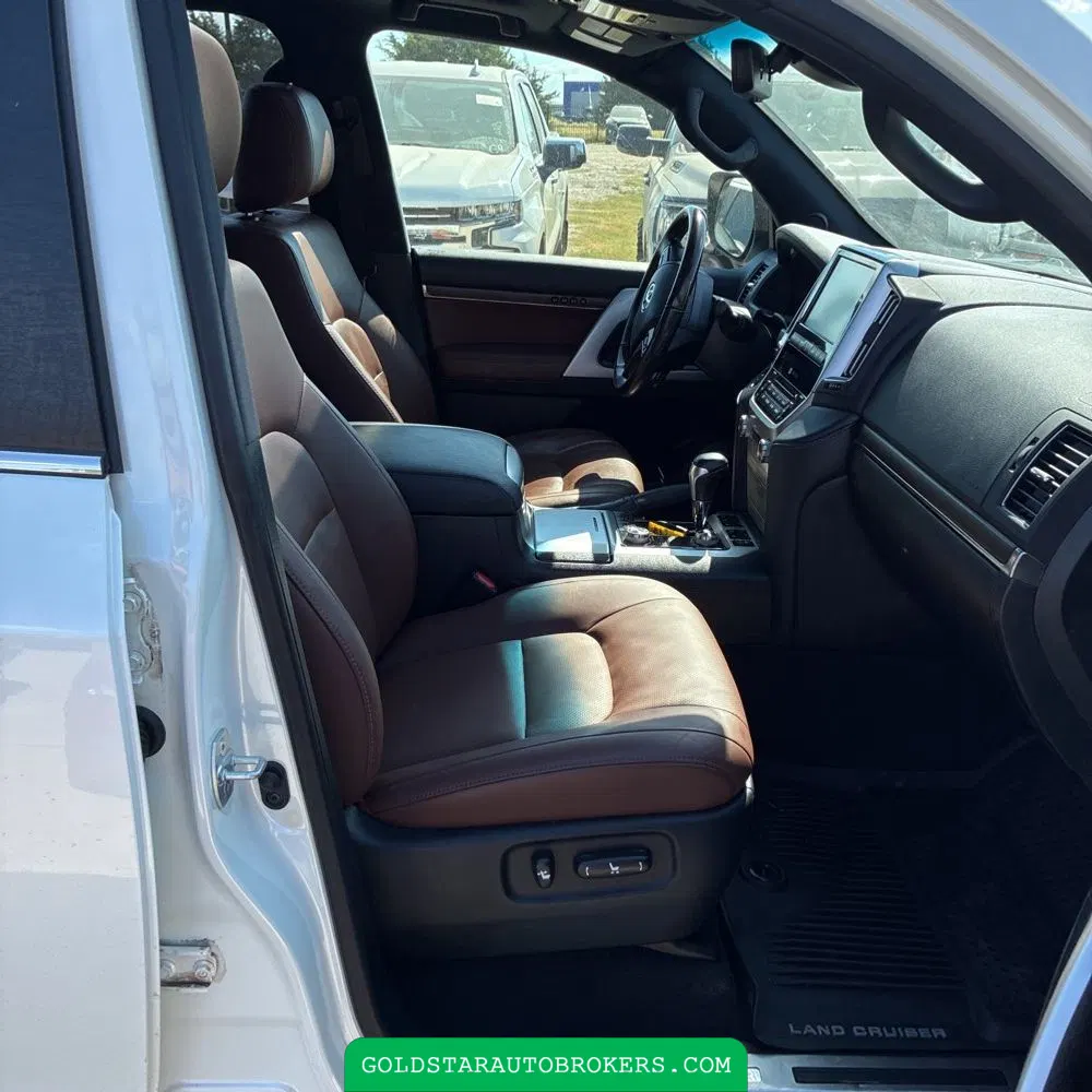 2020 Toyota Land Cruiser Base