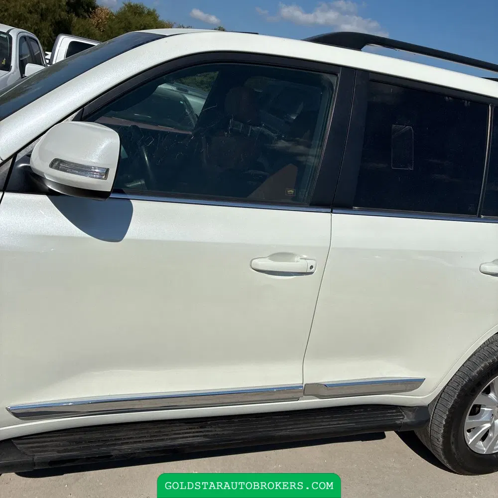 2020 Toyota Land Cruiser Base