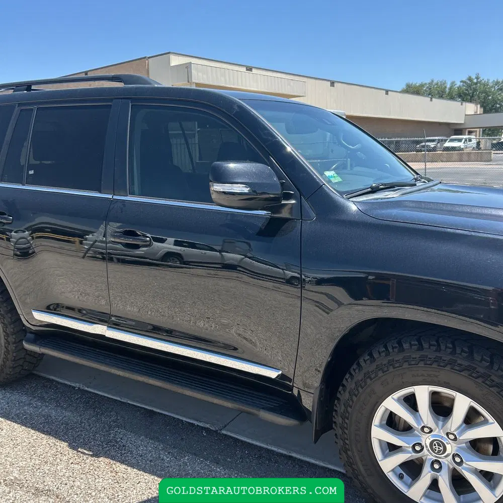 2016 Toyota Land Cruiser Base