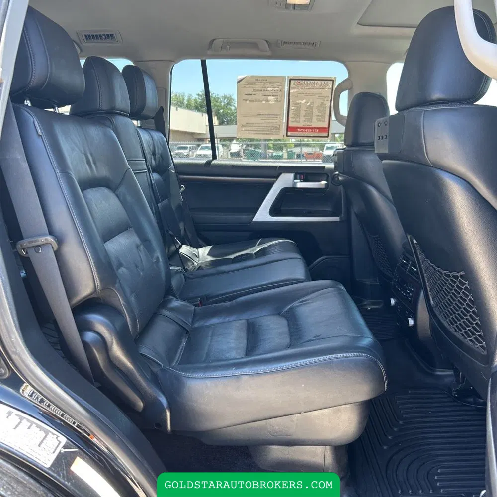 2016 Toyota Land Cruiser Base