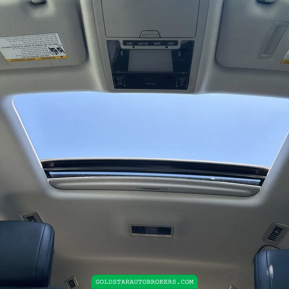 2016 Toyota Land Cruiser Base