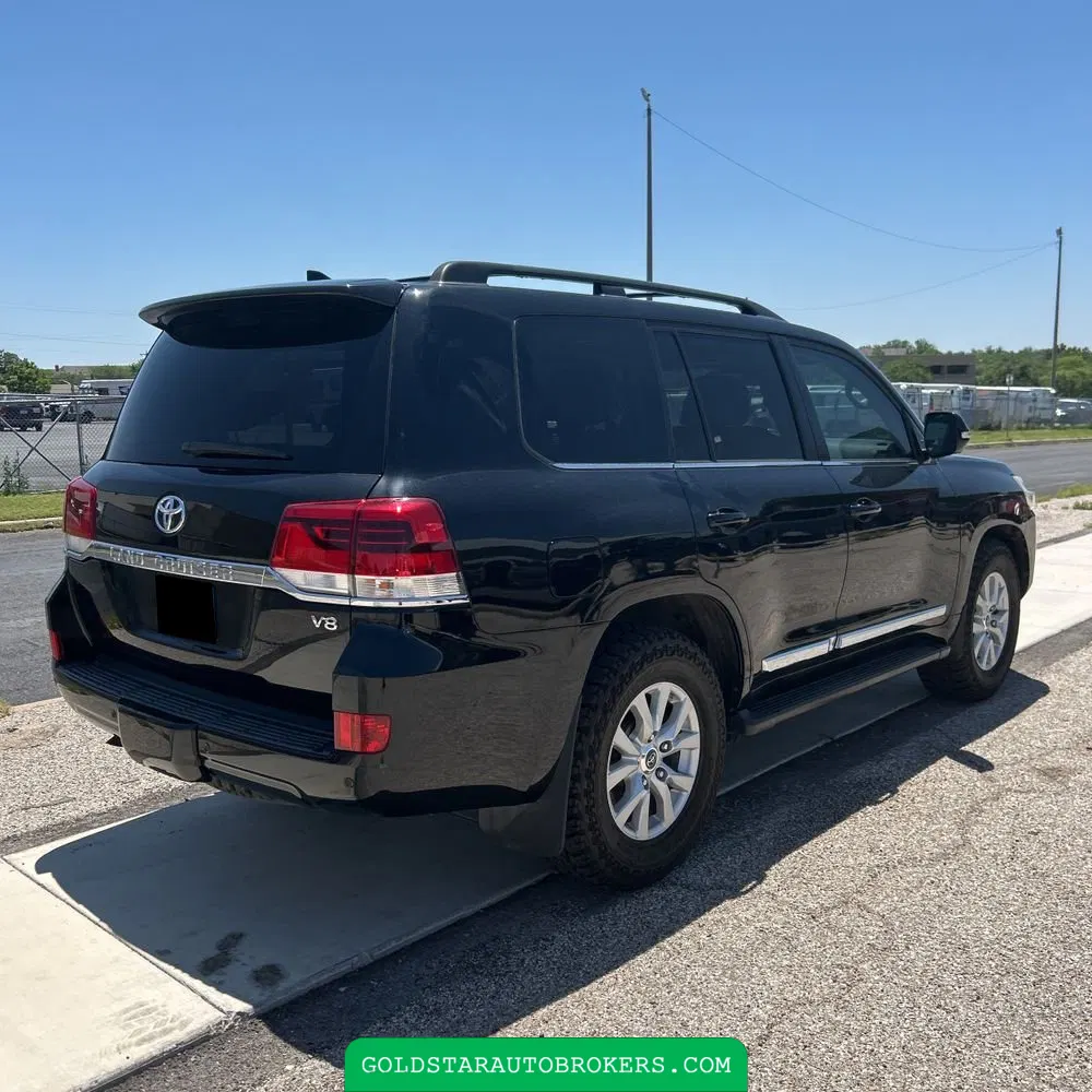 2016 Toyota Land Cruiser Base