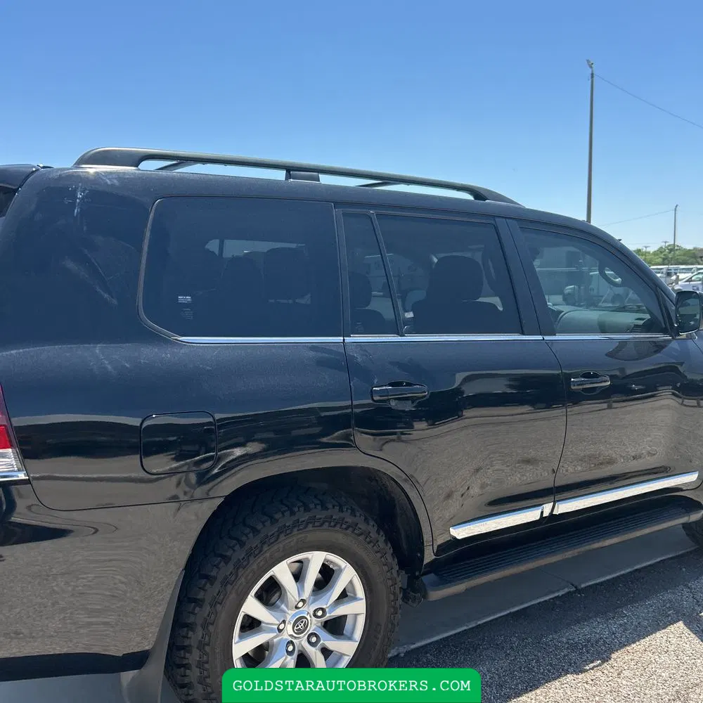 2016 Toyota Land Cruiser Base