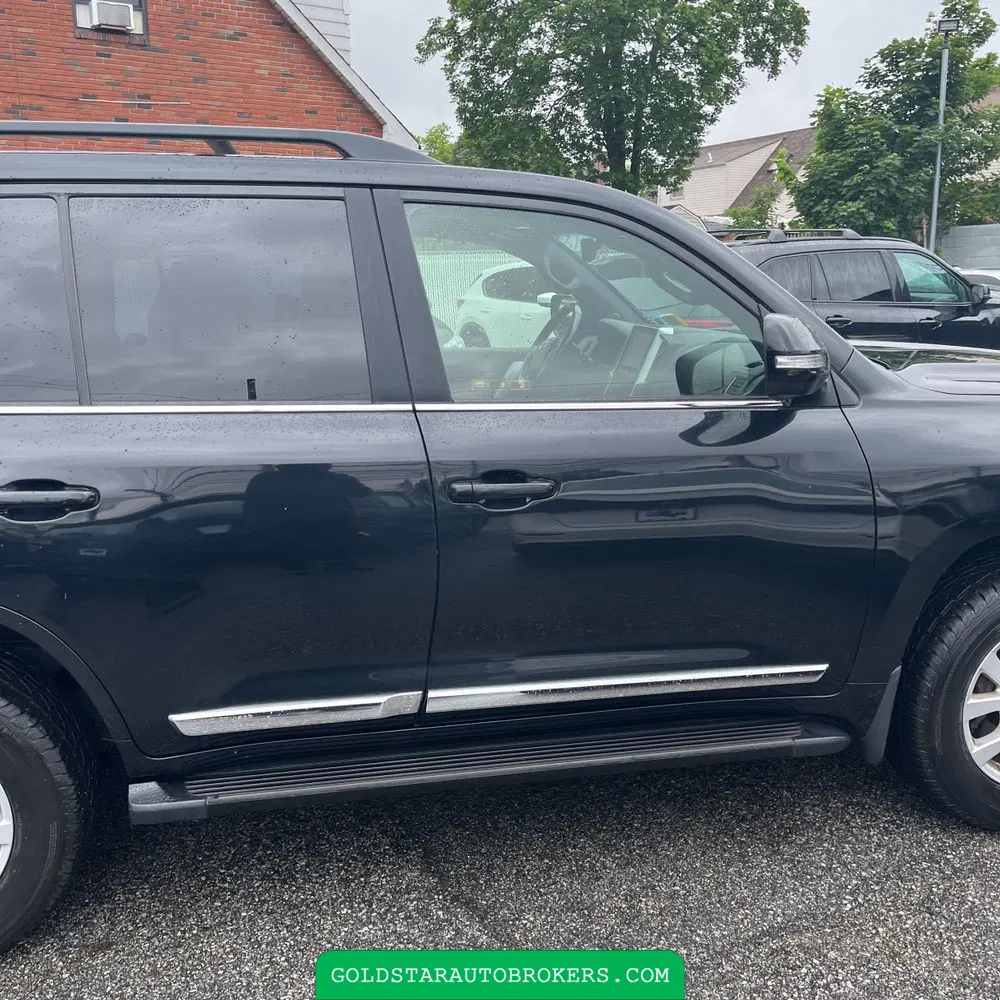 2017 Toyota Land Cruiser Base