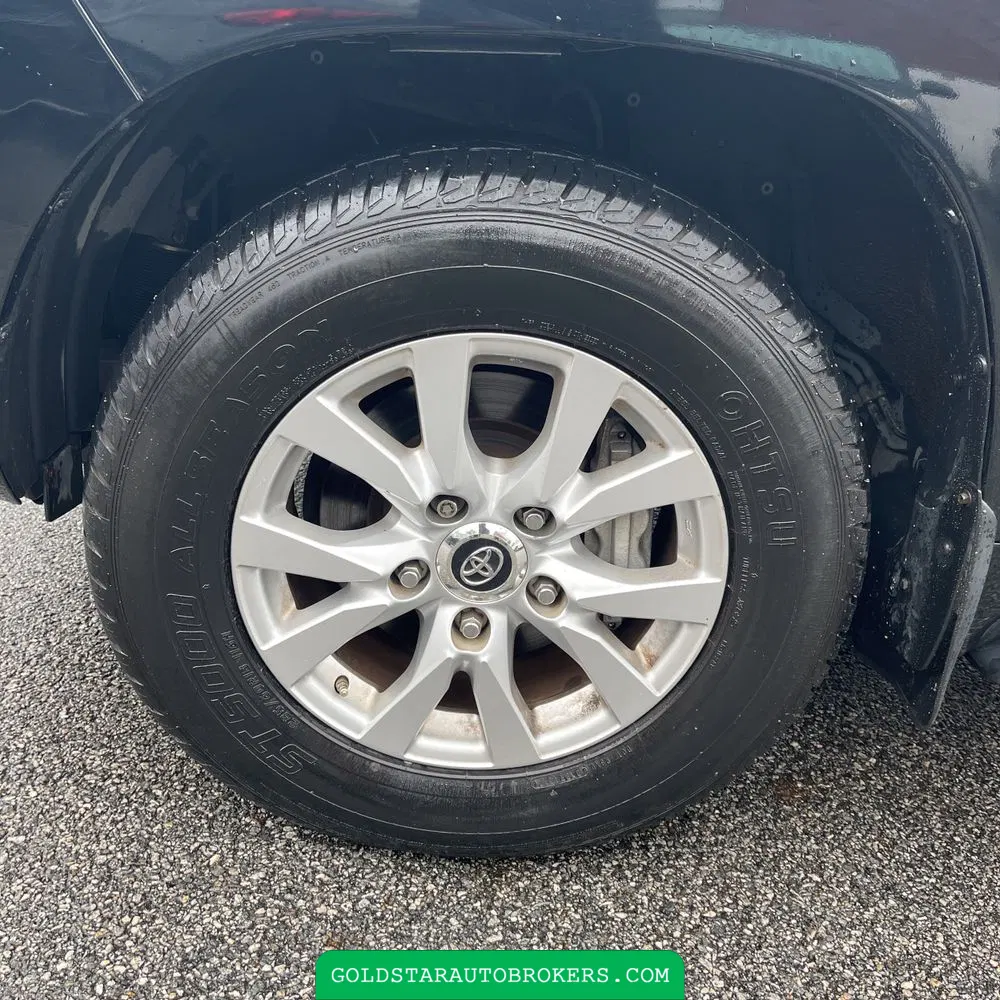 2017 Toyota Land Cruiser Base