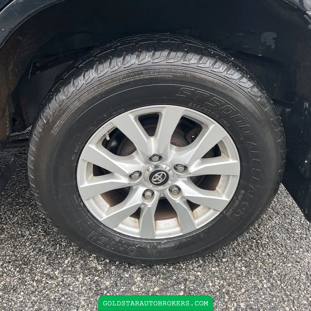 2017 Toyota Land Cruiser Base